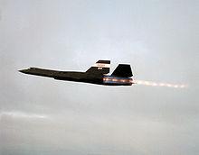 圖1  SR-71黑鳥在飛行中帶有J58發動機的全加力燃燒室