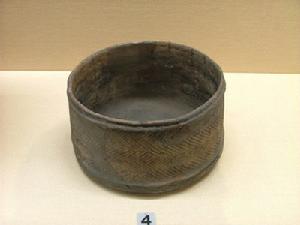 早期的陶器-缽形陶器（橫濱市港北區下田町出土）