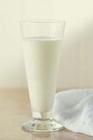 牛乳中是甲型乳糖，能間接促進大腸桿菌的生長