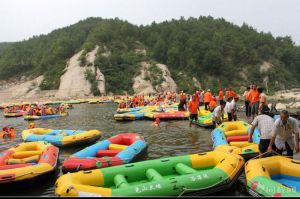 堯山大峽谷漂流圖