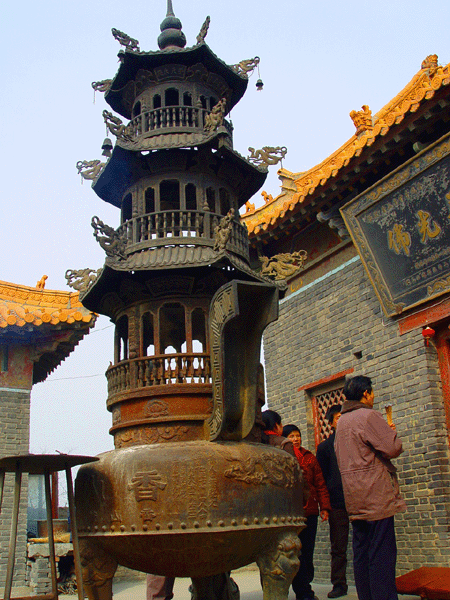 香山寺院內的香爐