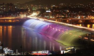 （圖）韓國首爾漢江盤浦大橋