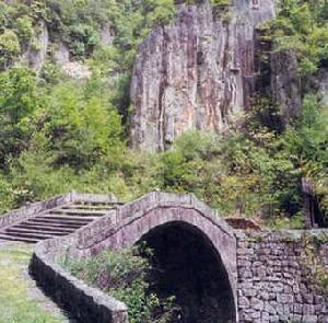 古山村[浙江省永康盆地東北部古山村]