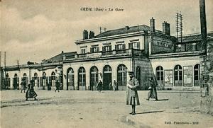 一站之前的Creil車站