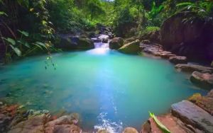 長泰鼓鳴岩風景區