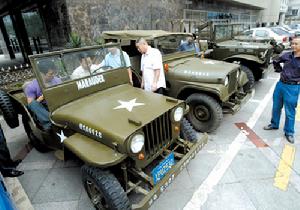 四輛二戰時的美軍軍車