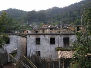 登雲新寨村