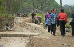 沙戈村修建機耕道