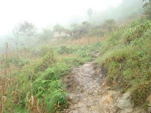 臘布打村通村山路