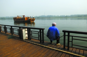 市民在大運河森林公園裡遊玩