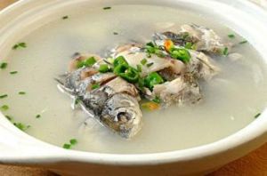 鯽魚黑豆湯