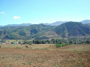 坪子上自然村[魯甸縣水磨鎮黃泥寨行政村坪子上自然村]