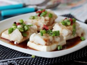 清蒸豆腐鰱魚