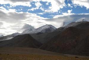 納木那尼峰