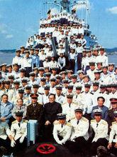 1991.10.21江澤民登536艦時與水兵合影