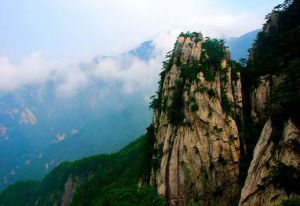 大別山薄刀峰風景區