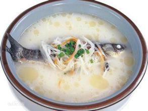 雲苓簕莧菜頭鯽魚湯