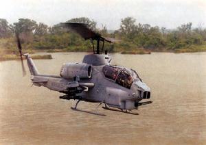 AH-1直升機