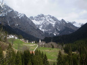 北部的卡爾尼亞高原（Carnia Highlands）