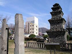 東部洞五層塔