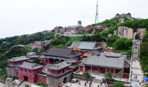 泰山山頂的碧霞元君祠