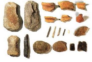 麒麟遺址出土的陶器和石器