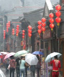 黃梅雨[長江中下游流域春末夏初黃梅季節下的雨]