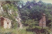 嵩山禪院舊貌殘牆斷壁