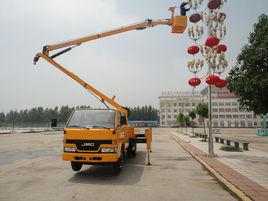 車載式高空作業平台