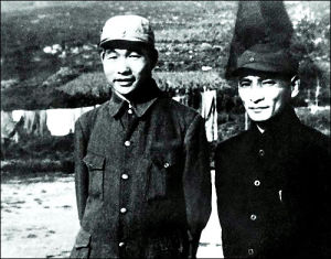 1947年陳雲與蕭勁光在臨江合影