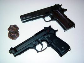 柯爾特M1911A1手槍