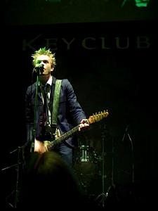 主唱 Deryck Whibley