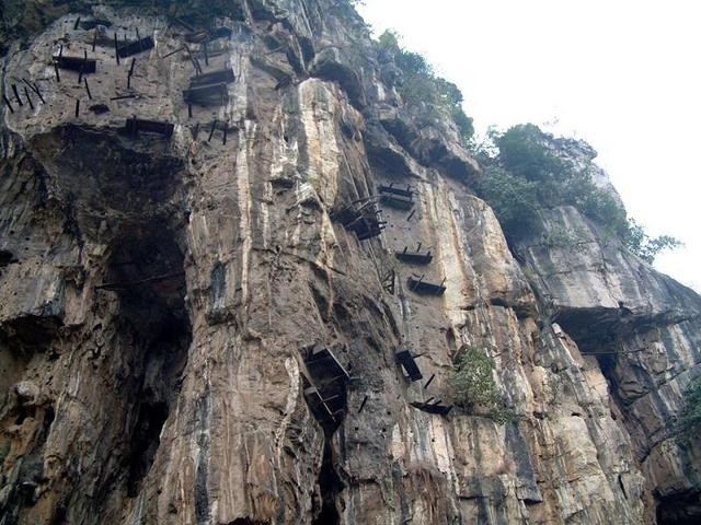 三峽巫山縣古墓 恐現一種特殊的“墓葬”，讓眾多遊客受驚不已