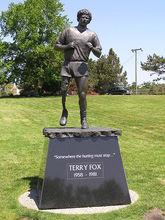 特里·福克斯的青銅雕像