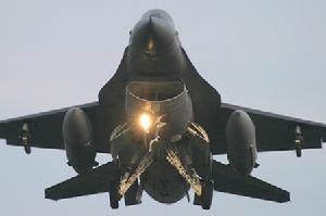 美空軍裝備的F-16輕型戰鬥機