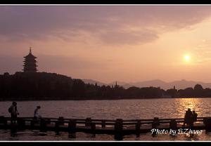 雷峰夕照