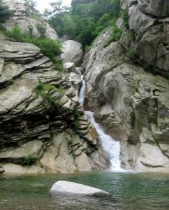 飛龍瀑[山東嶗山飛龍瀑]