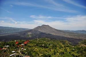 金塔馬尼火山