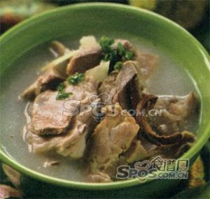 羊肉塊湯