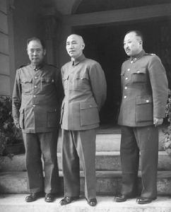 傅作義、蔣介石、衛立煌三人1948年11月於北平