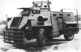 英國AT105薩克松輪式裝甲人員輸送車