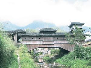 （圖）如龍橋