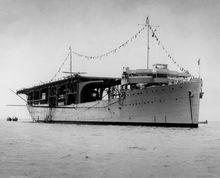 蘭利號被改裝為水上飛機母艦