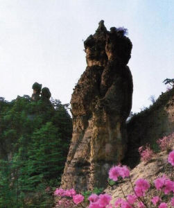 七寶山[朝鮮鹹鏡北道中海岸的山脈]