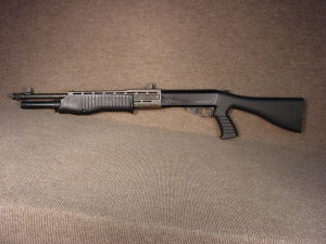 SPAS-12多功能霰彈槍