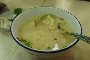 扁食湯 