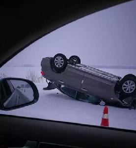 2·16哈同高速車輛相撞事故