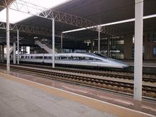 CRH380A停靠在德州東站