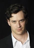 Charles Garnett|演員Tom Everett Scott 遠征軍一把手（已陣亡）