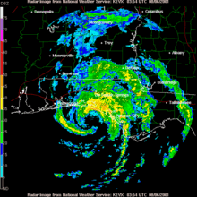 風暴在佛羅里達西北狹長地帶登入的雷達圖像
